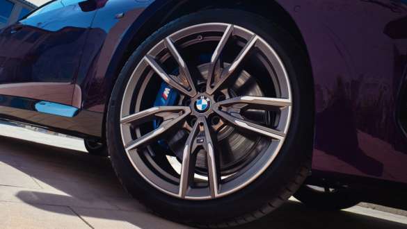 M Sport differential BMW 2 Series Coupé G42 Thundernight metallic 2021 close-up lateral front M Sport differential BMW 2 Series Coupé G42 Thundernight metallic 2021 close-up lateral front