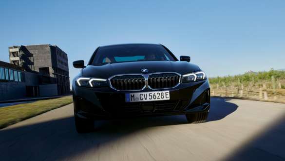 BMW 3 Series Saloon plug-in hybrid G20 front view BMW 3 Series Saloon plug-in hybrid G20 front view driving