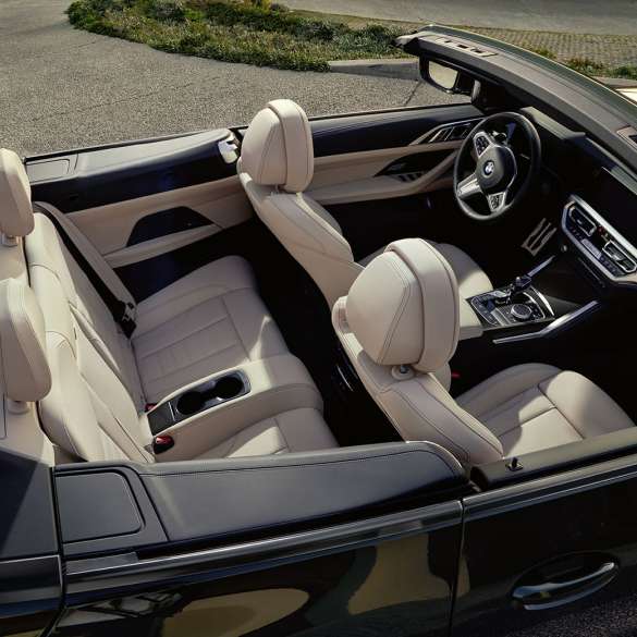 Interior BMW 4 Series Convertible G23 BMW 4 Series Convertible G23 2020 San Remo Green metallic with open top interior
