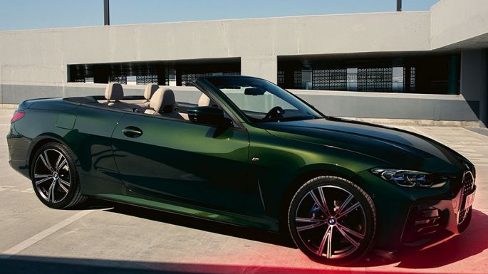Three-quarter side view BMW 4 Series Convertible G23 2020 BMW 4 Series Convertible G23 2020 San Remo Green metallic three-quarter side view