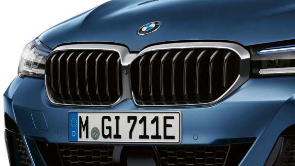 BMW kidney BMW 5 Series Saloon G30 BMW kidney BMW 5 Series Saloon G30 Facelift 2020 Phytonic Blue close-up front