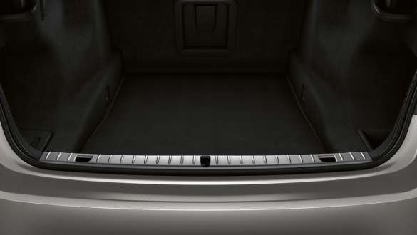 BMW 7 Series Saloon stainless steel loading sill BMW 7 Series Saloon: close-up of stainless steel loading sill in open trunk