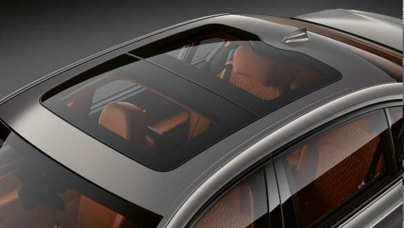BMW 7 Series Saloon Panorama glass roof BMW 7 Series Saloon: Panorama glass roof from birds-eye perspective