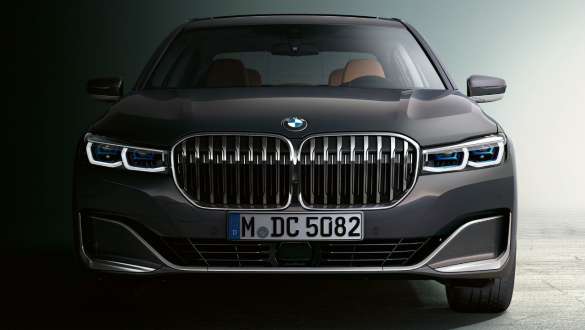 BMW 7 Series Saloon front apron BMW 7 Series Saloon: Front view , close-up of front apron