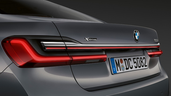 BMW 7 Series Saloon rear lights BMW 7 Series Saloon: close-up of LED rear lights with light strip