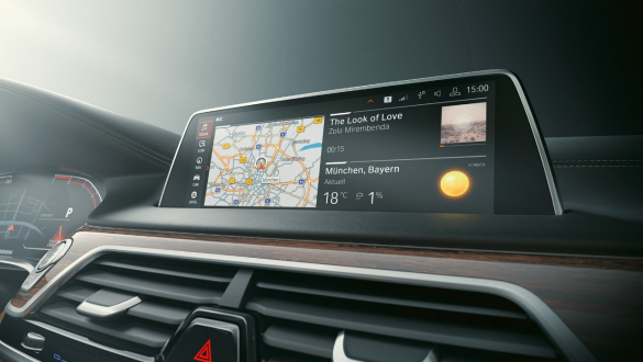 BMW 7 Series Saloon: BMW Operating System 7.0 BMW 7 Series Saloon: display showing BMW Operating System 7.0