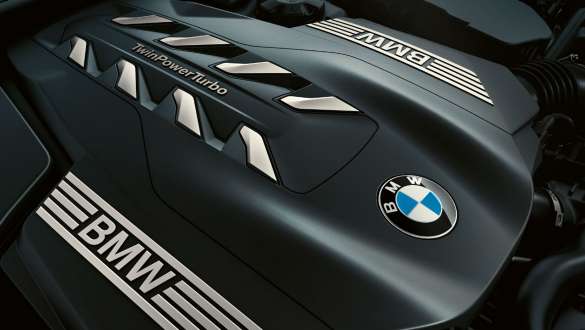 BMW TwinPower Turbo 8-cylinder petrol engine BMW 7 Series Saloon: close-up of BMW TwinPower Turbo 8-cylinder petrol engine