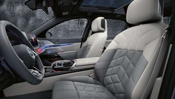 BMW Individual Merino leather/wool-cashmere combination with exclusive elements BMW M760e xDrive Saloon G70 Interior BMW Individual Merino leather/wool-cashmere combination with exclusive elements BMW M760e xDrive Saloon G70