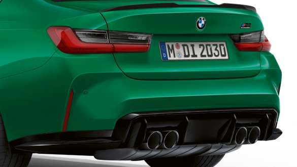 M rear apron in Black high-gloss BMW M5 Competition F90 LCI Facelift 2020 rear view M rear apron in Black high-gloss BMW M5 Competition F90 LCI Facelift 2020 BMW Individual Imola Red rear view
