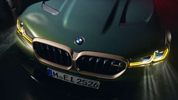 BMW Laserlight BMW M5 CS F90 2021 BMW Laserlight BMW M5 CS F90 2021 Frozen Deep Green metallic front from bird’s eye view