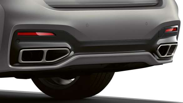 Exhaust tailpipes with finishers BMW M760Li xDrive Saloon, Exhaust tailpipes with finishers