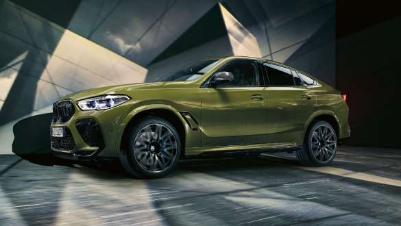 BMW X6 M Competition with M xDrive BMW X6 M Competition with M xDrive BMW Individual Special Paint Urban Green SUV F96 SUV 2020 side view