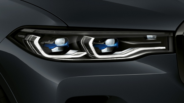 BMW Laserlight Close-up of the BMW X7 front with focus on BMW laser light