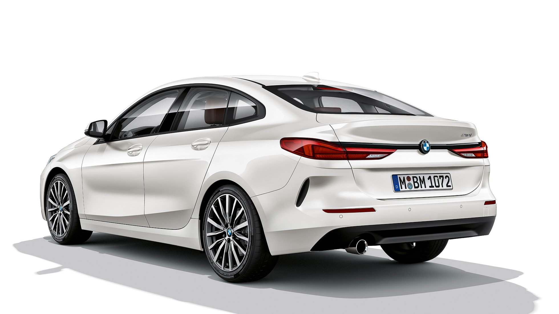 Light alloy wheels BMW 2 Series Gran Coupé Model SE Light alloy wheels BMW 2 Series Gran Coupé Model SE Mineral White F44 three-quarter rear view