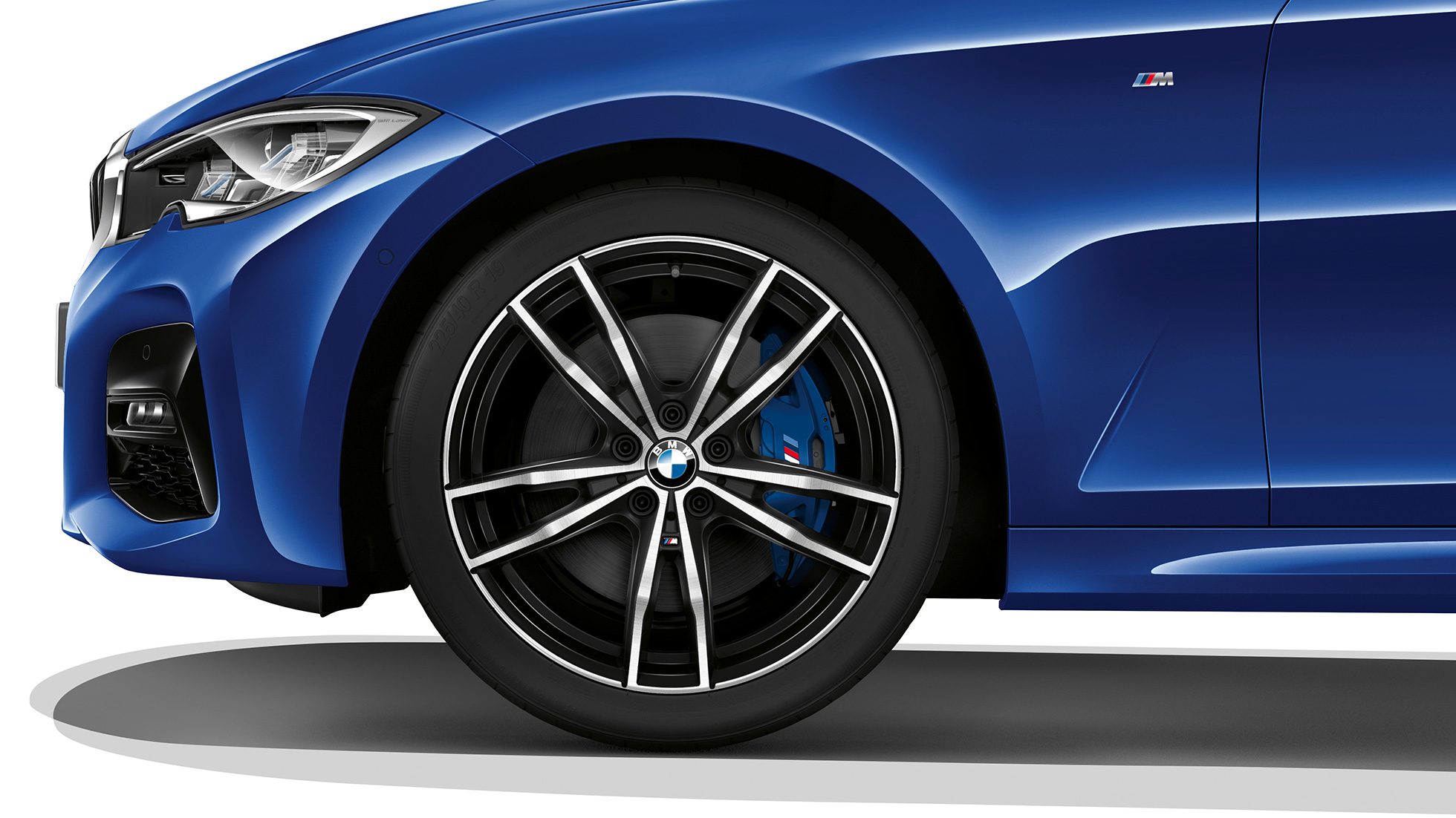 BMW 3 Series Saloon, Model M Sport light alloy wheel Close-up of the light alloy wheel of the BMW 3 Series Saloon with Model M Sport equipment.