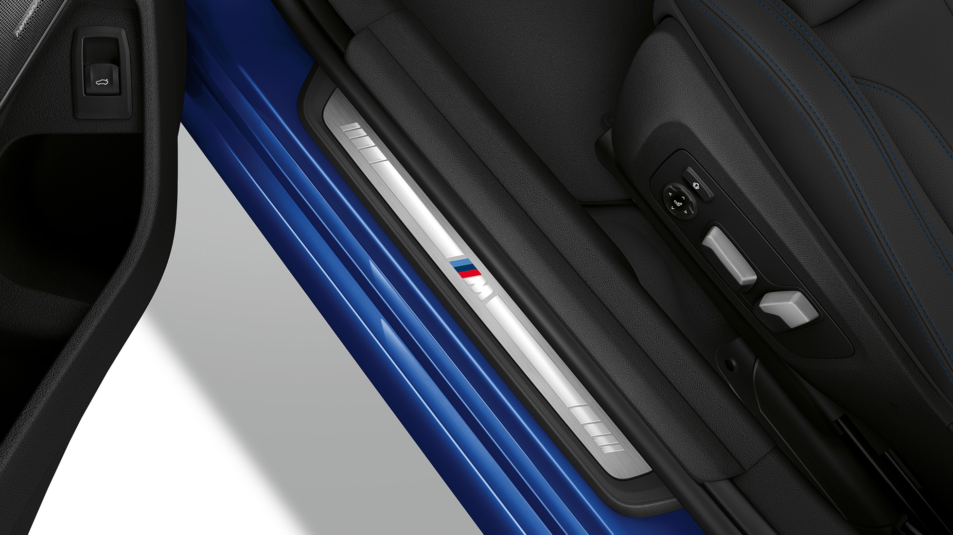 BMW 3 Series Saloon, Model M Sport entry sill Top view of the door sill of the BMW 3 Series Saloon with Model M Sport features.