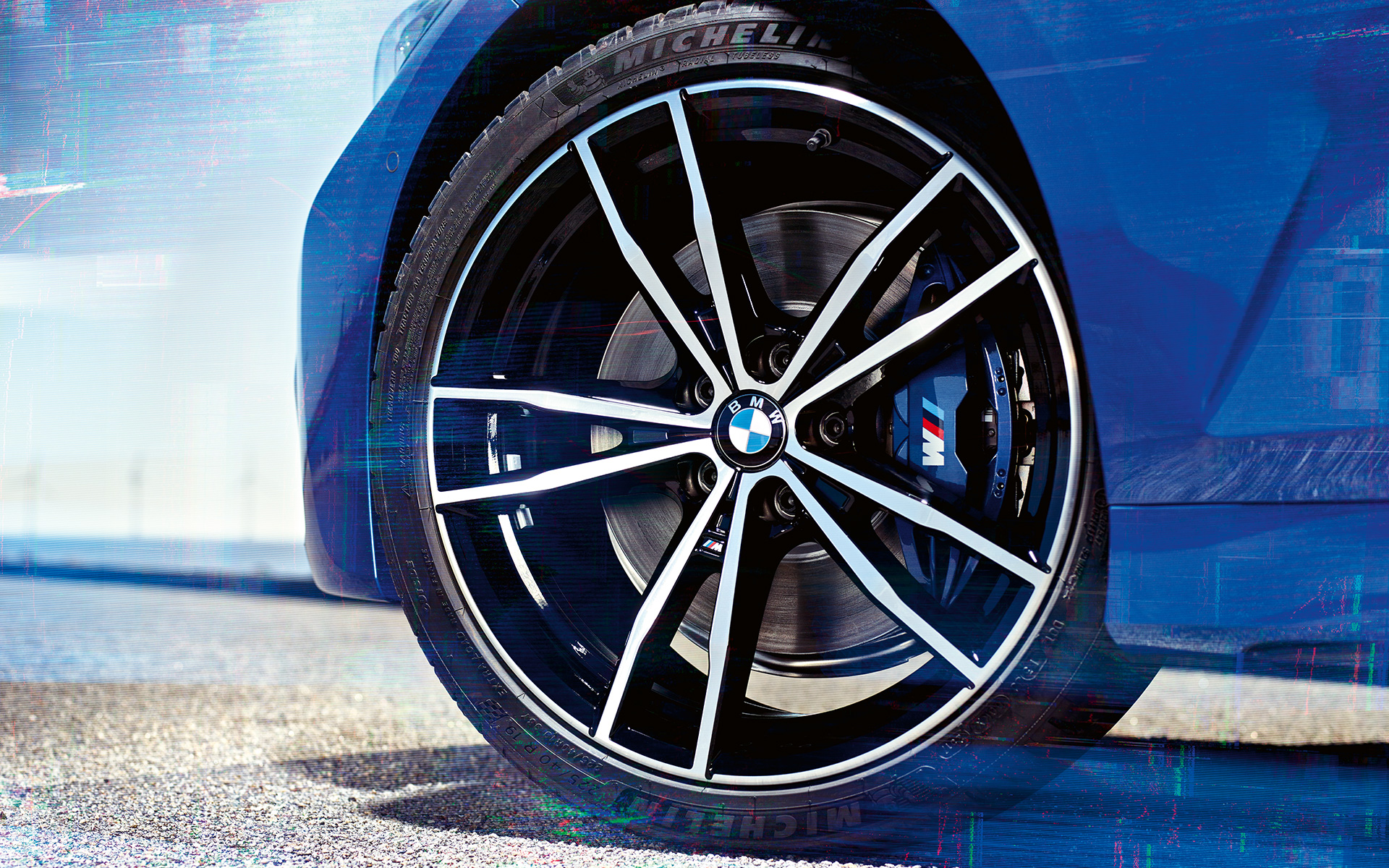 BMW 3 Series Saloon (G20), light alloy wheels 791 M. Close-up of 19'' M light alloy wheels 791 M Jet Black of the BMW 3 Series Saloon (G20).