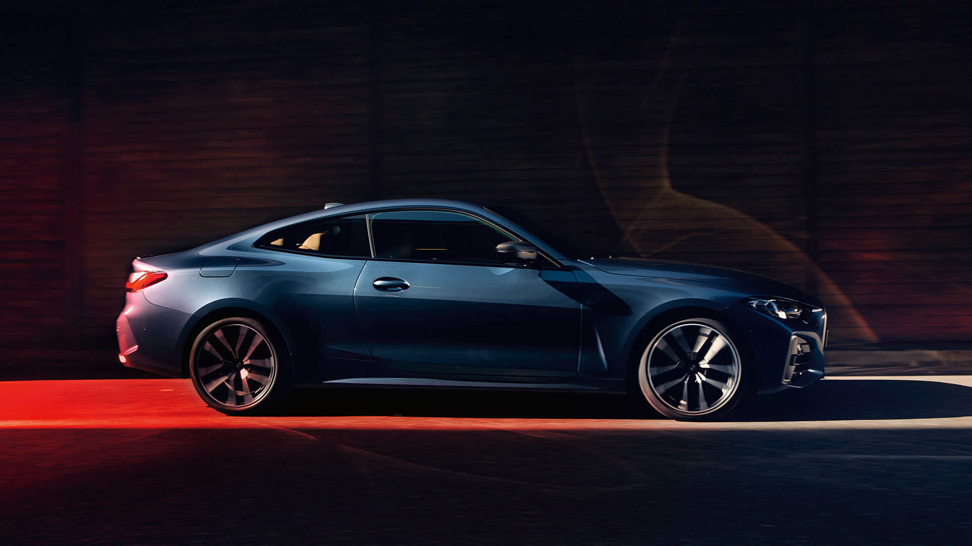 Side view BMW 4 Series Coupé G22 2020 BMW 4 Series Coupé G22 2020 Arctic Race Blue metallic side view in motion