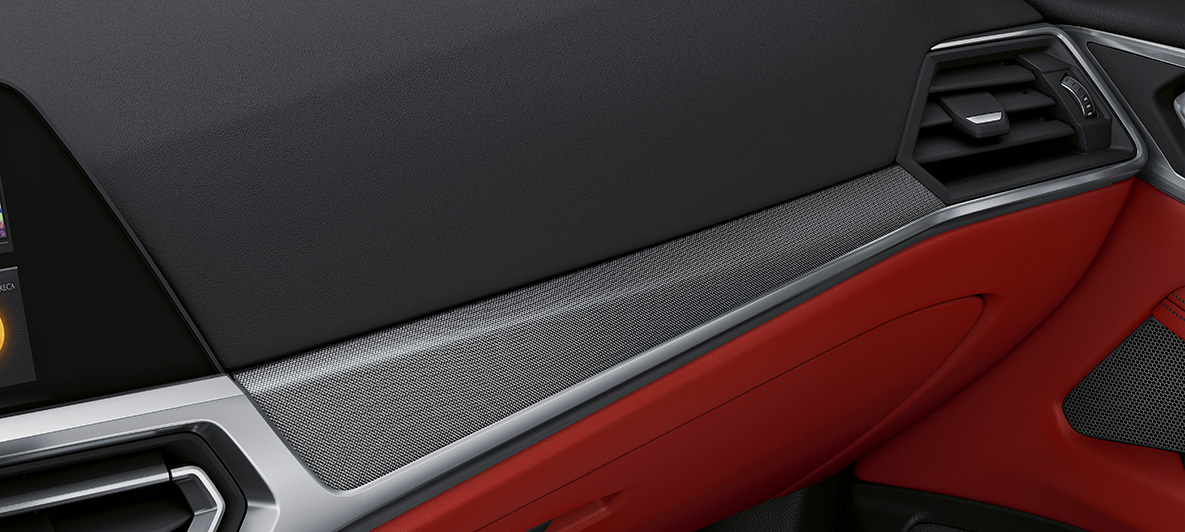 Interior trims Aluminium fabric high-gloss BMW 4 Series Coupé Individual G22 2020 interior BMW Individual interior trim finishers Aluminium fabric high-gloss with highlight trim finisher in Pearl Chrome BMW 4 Series Coupé Individual G22 2020 interior