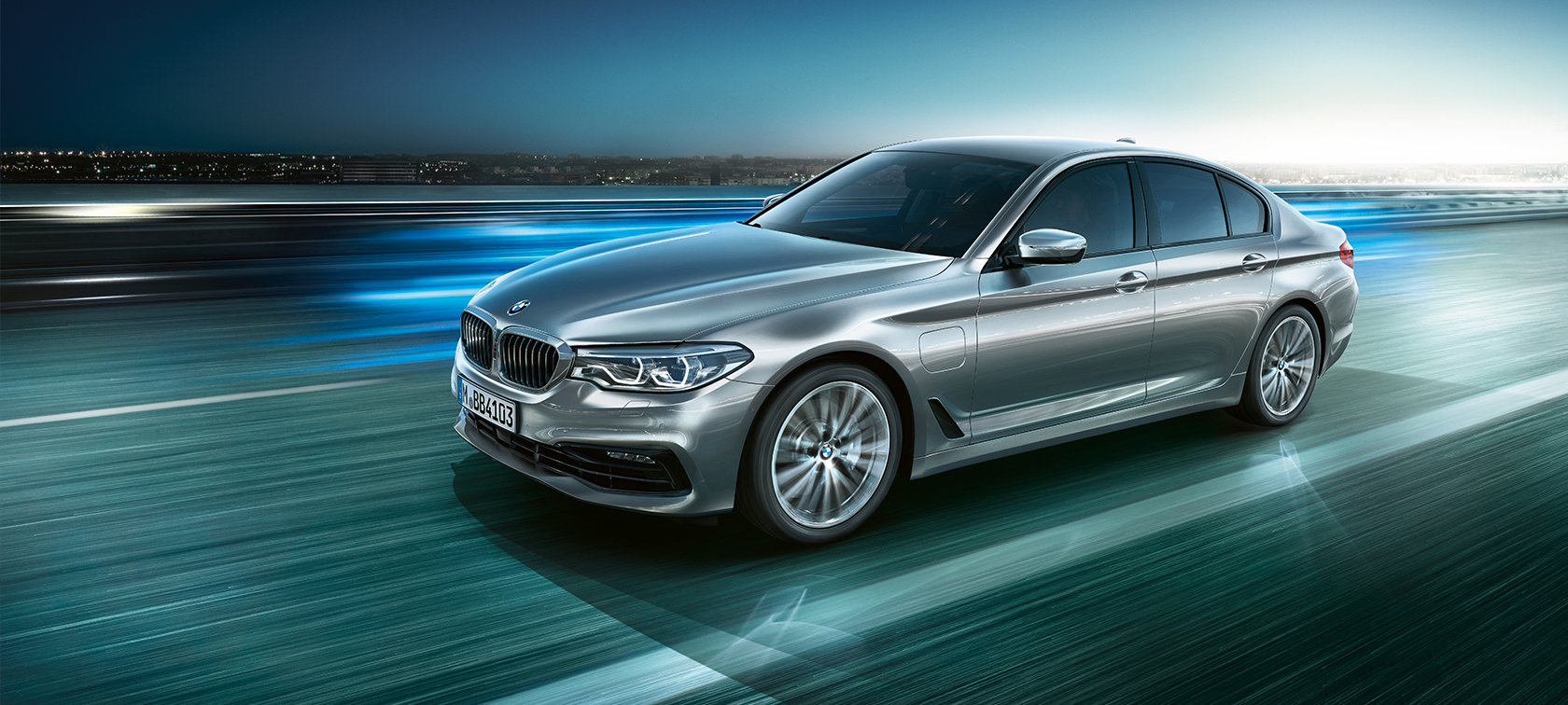 BMW 530e Saloon BMW 530e Saloon bmw 5 series saloon plug in hybrid Glacier Silver metallic three-quarter front view