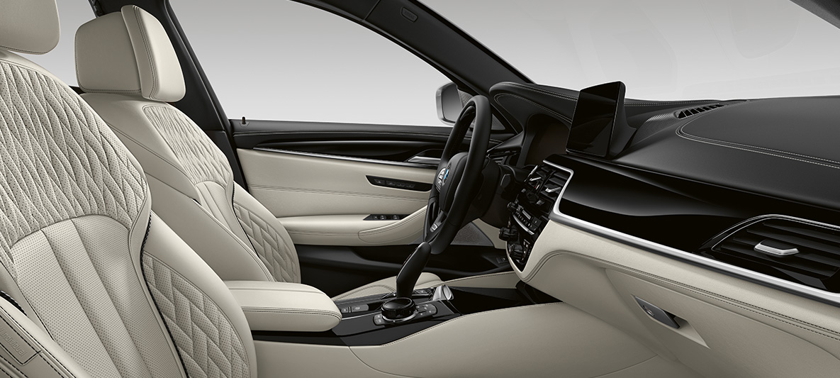 Full leather BMW 5 Series Saloon G30 Individual Interior Full leather BMW 5 Series Saloon Individual G30 Facelift 2020 interior cockpit