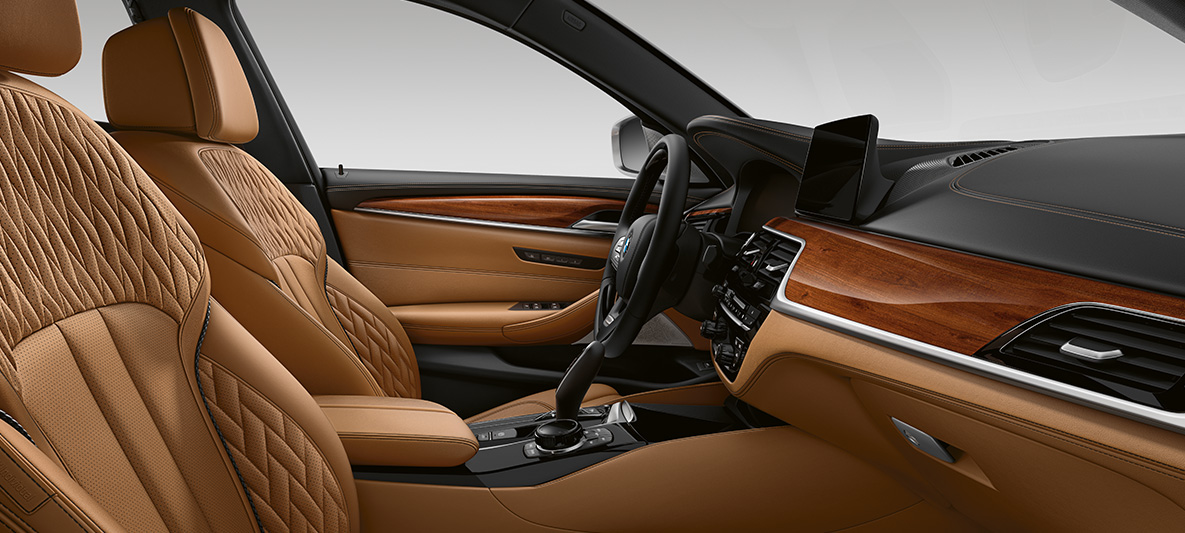 Full leather BMW 5 Series Saloon G30 Individual Interior Full leather BMW 5 Series Saloon Individual G30 Facelift 2020 interior cockpit