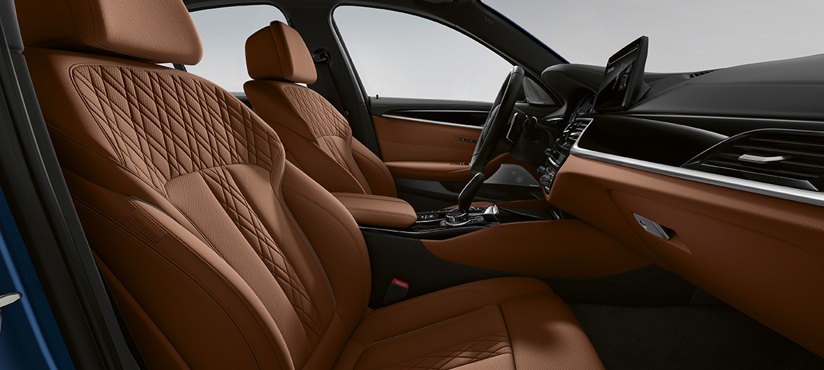 Full leather BMW 5 Series Saloon G30 Individual Interior Full leather BMW 5 Series Saloon Individual G30 Facelift 2020 interior cockpit