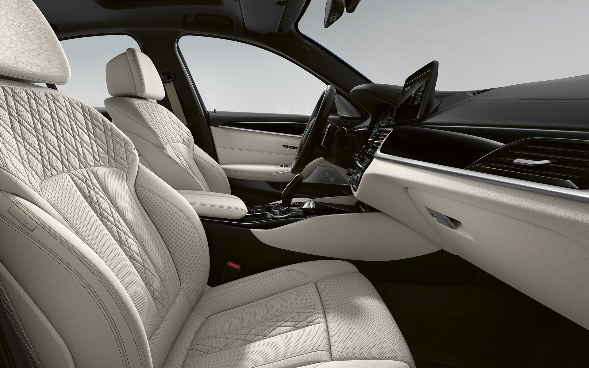 BMW 5 Series Saloon G30 Facelift 2020 interior in BMW Individual Full Merino leather – Smoke White BMW 5 Series Saloon G30 Facelift 2020 interior in BMW Individual Full Merino leather – Smoke White