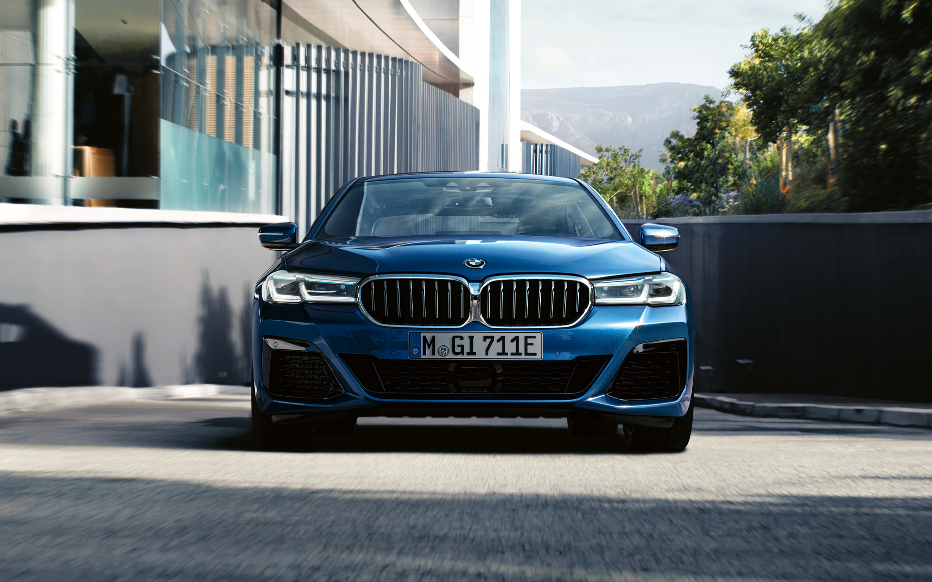 Double kidney grille and front apron BMW 5 Series Saloon G30 Double kidney grille and front apron BMW 5 Series Saloon G30 Facelift 2020 Phytonic Blue close-up front