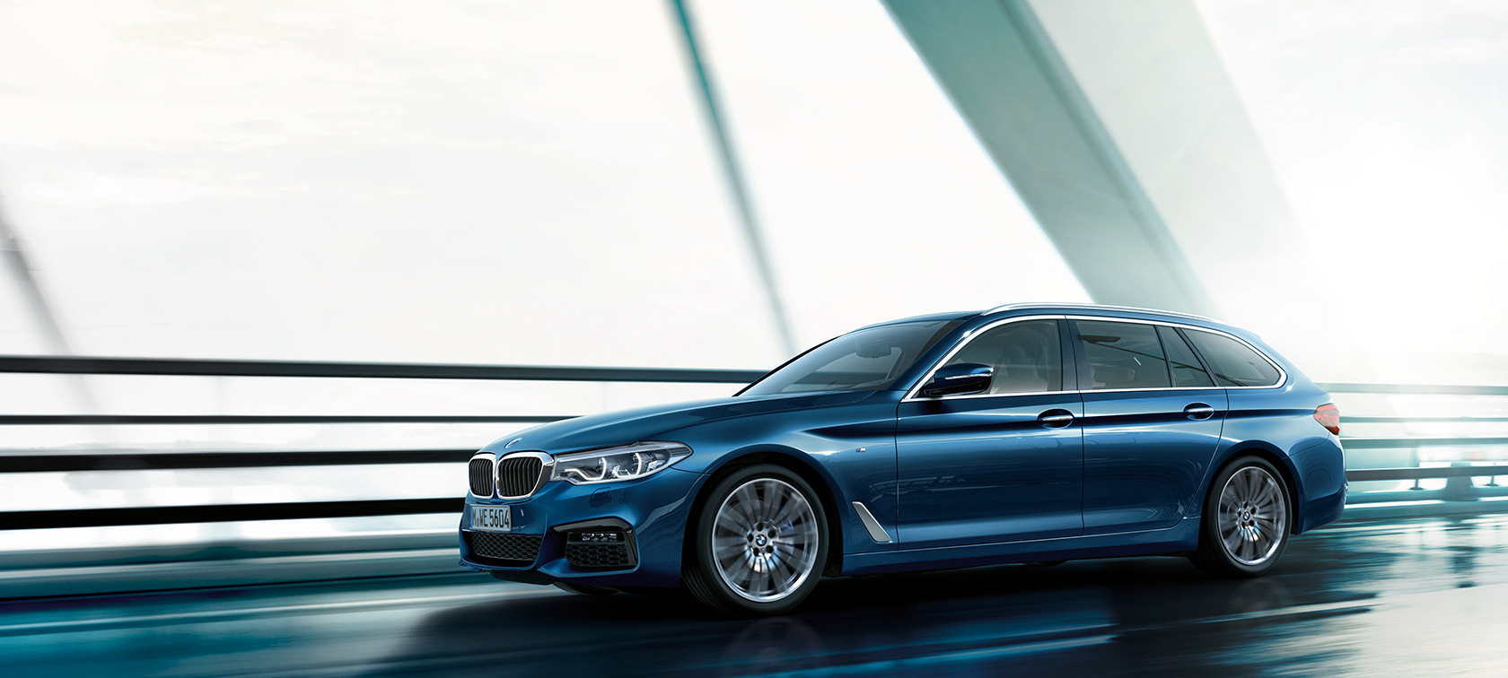 BMW 5 Series Touring G31 models equipment Models equipment BMW 5 Series Touring 530d xDrive Touring G31 Mediterranean Blue metallic side view