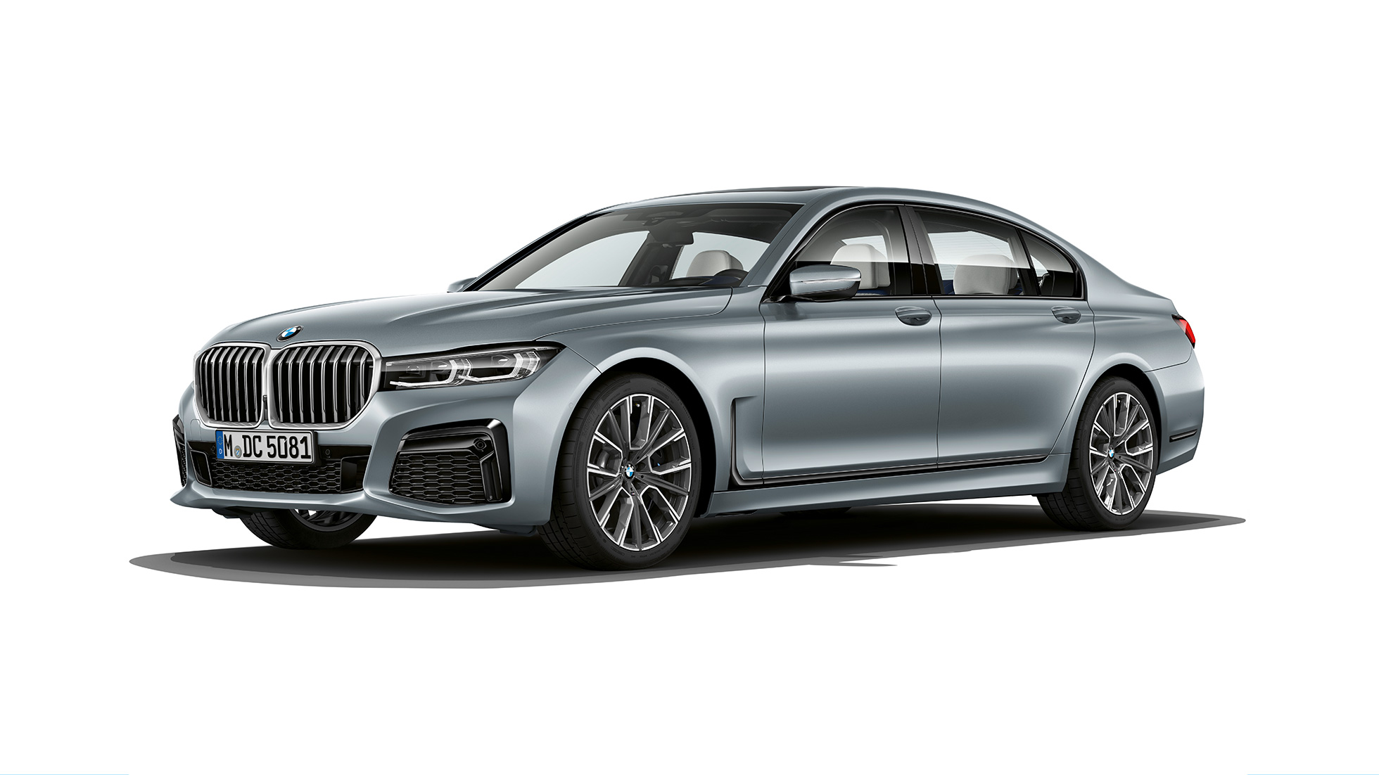 BMW 7 Series Saloon M Sport package, three-quarter front view Grey BMW 7 Series Saloon M Sport package in three-quarter front view