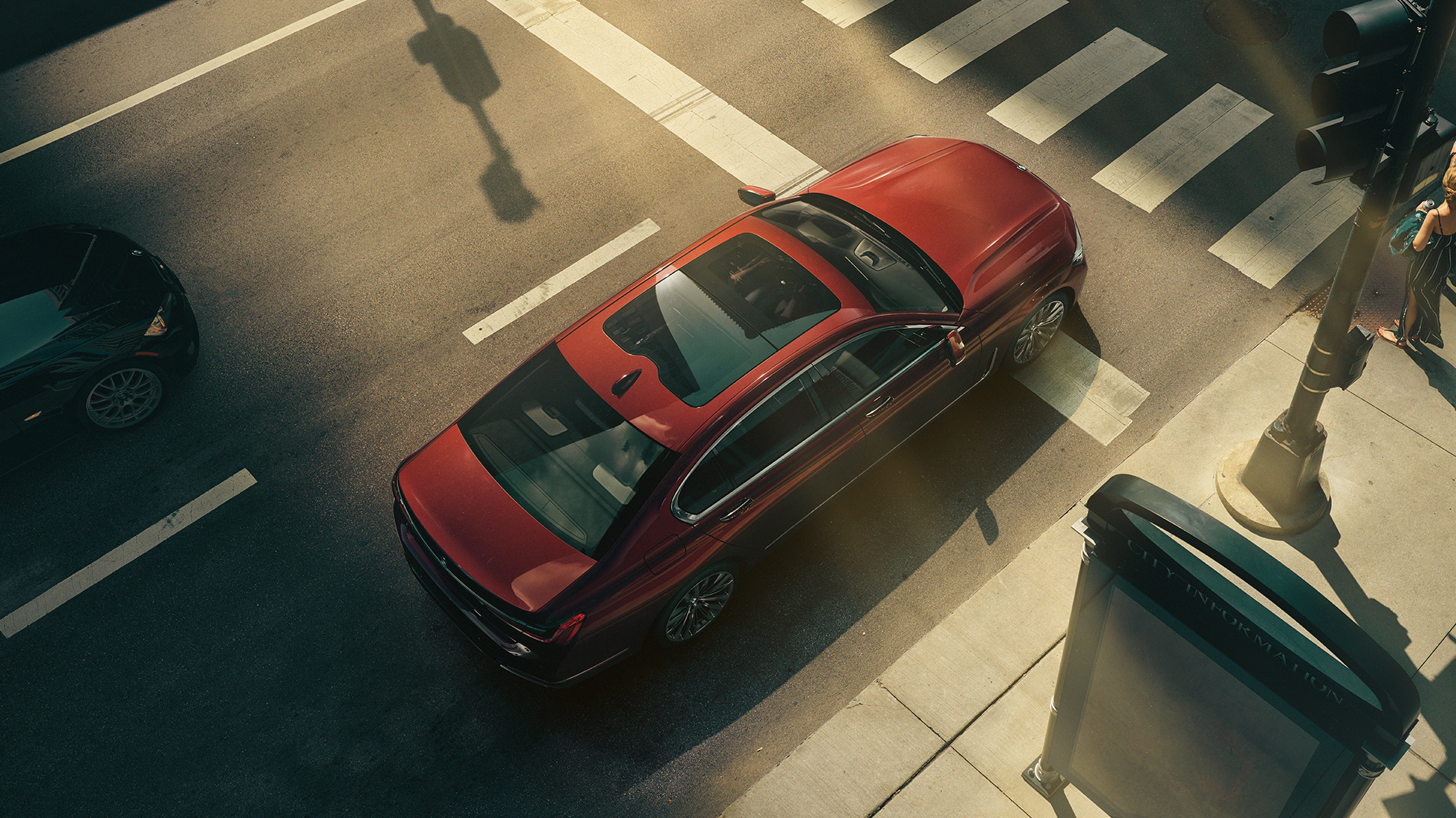 BMW Individual 7 Series Saloon, birds-eye perspective BMW Individual 7 Series Saloon in red in birds-eye perspective