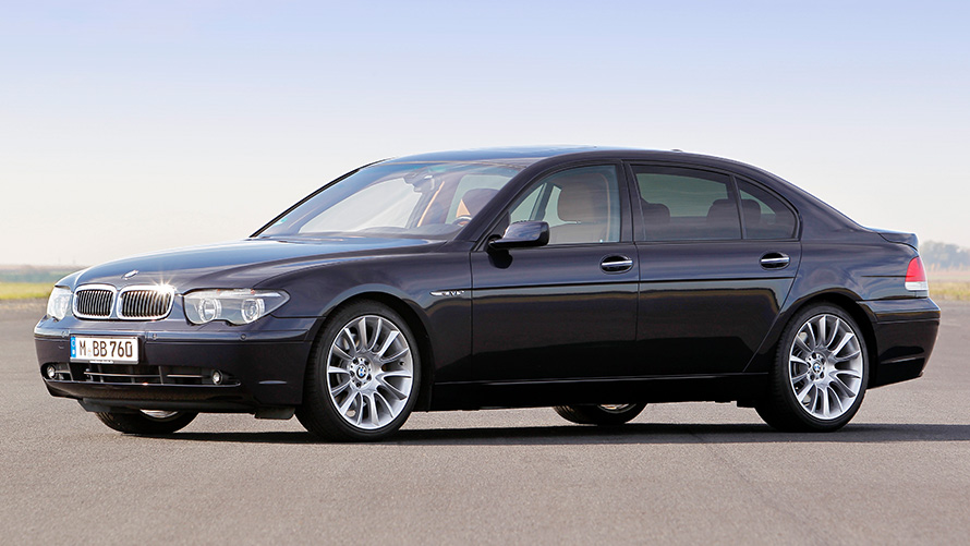 BMW 7 series Saloon (E66) 7/8 side view standing BMW 7 series Saloon (E66) 7/8 side view standing