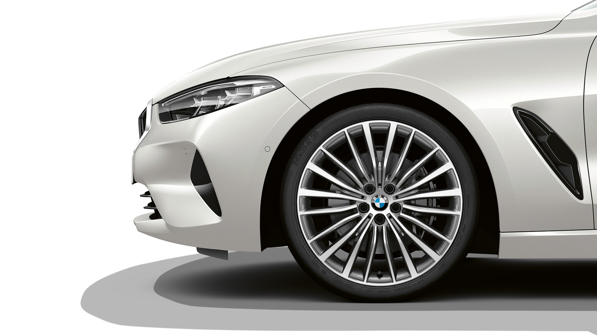 19'' light alloy wheels Multi-spoke style 731 Bicolour. BMW 8 Series Coupé, 19'' light alloy wheels Multi-spoke style 731 Bicolour.