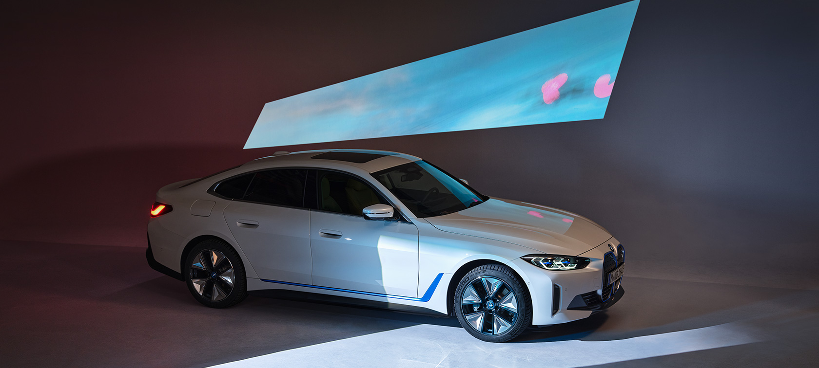 BMW i4 2021 G26 image 1 BMW i4 2021 G26 purely electric Gran Coupé electric car Stage image 1