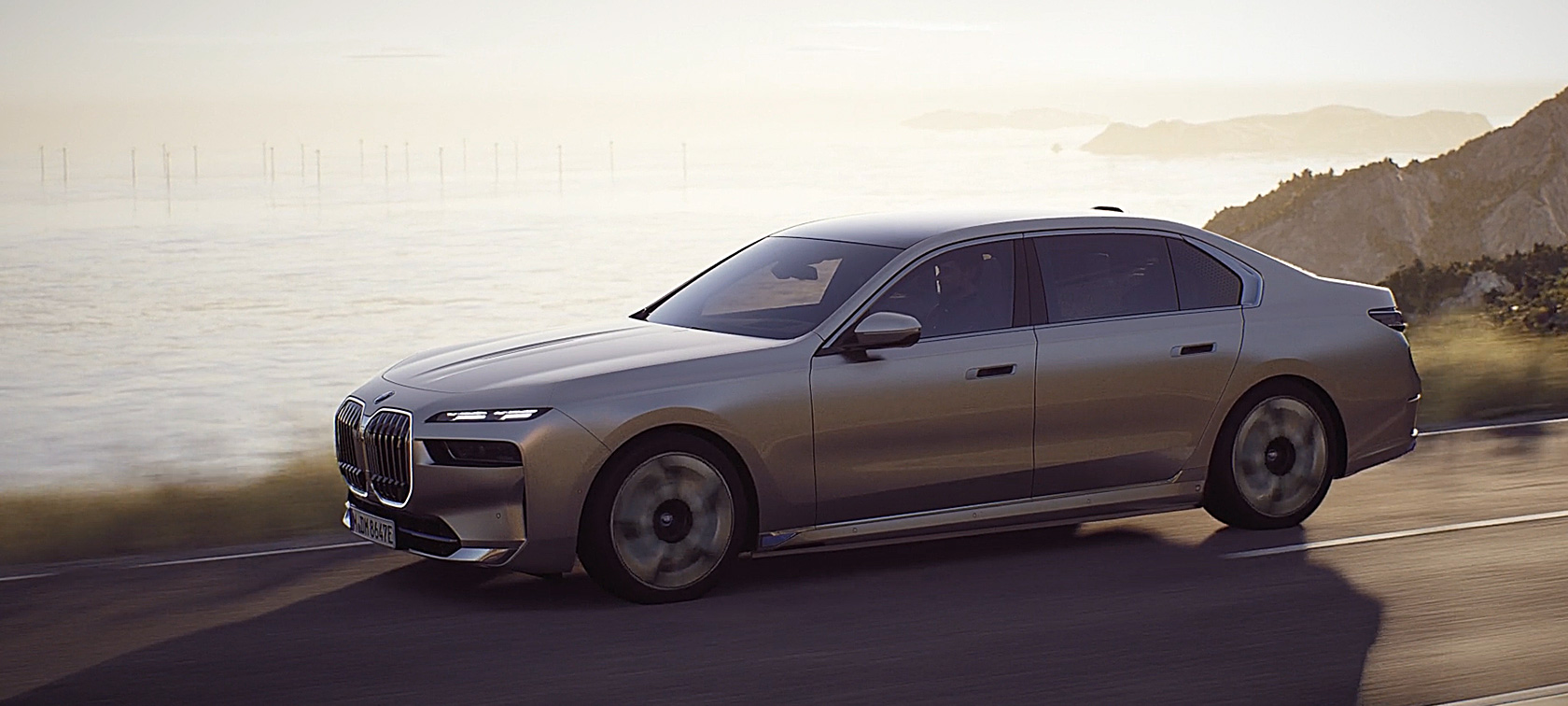 BMW i7 Saloon G70 Driving dynamics video BMW i7 Saloon G70 BMW Individual Oxid grey metallic Driving dynamics video
