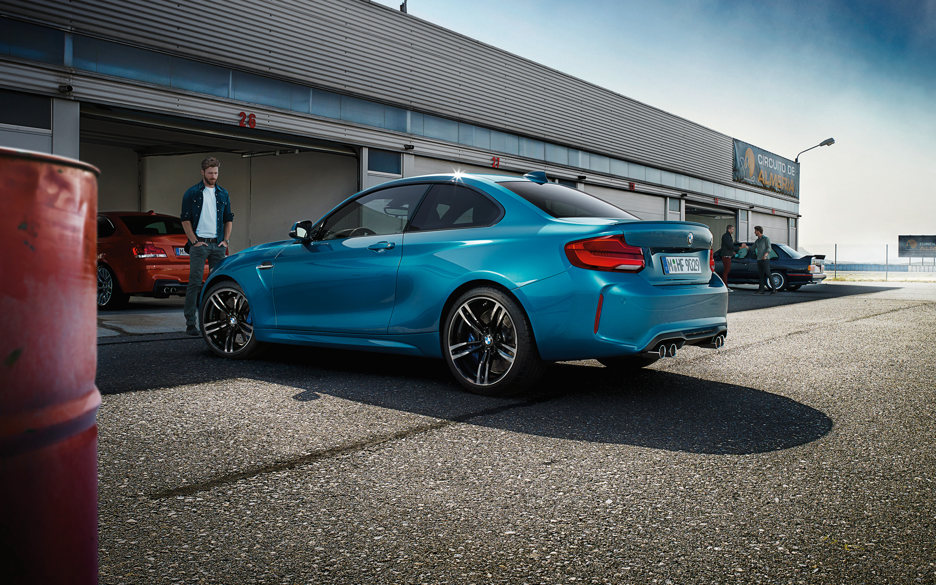The athletic coupé line exudes unadulterated dynamics. The athletic coupé line exudes unadulterated dynamics.