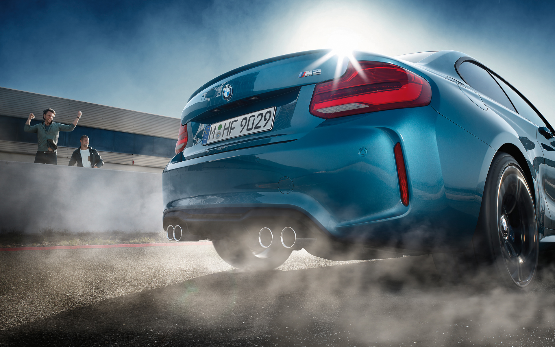 The M rear spoiler optimises the outstanding aerodynamics. The M rear spoiler optimises the outstanding aerodynamics.