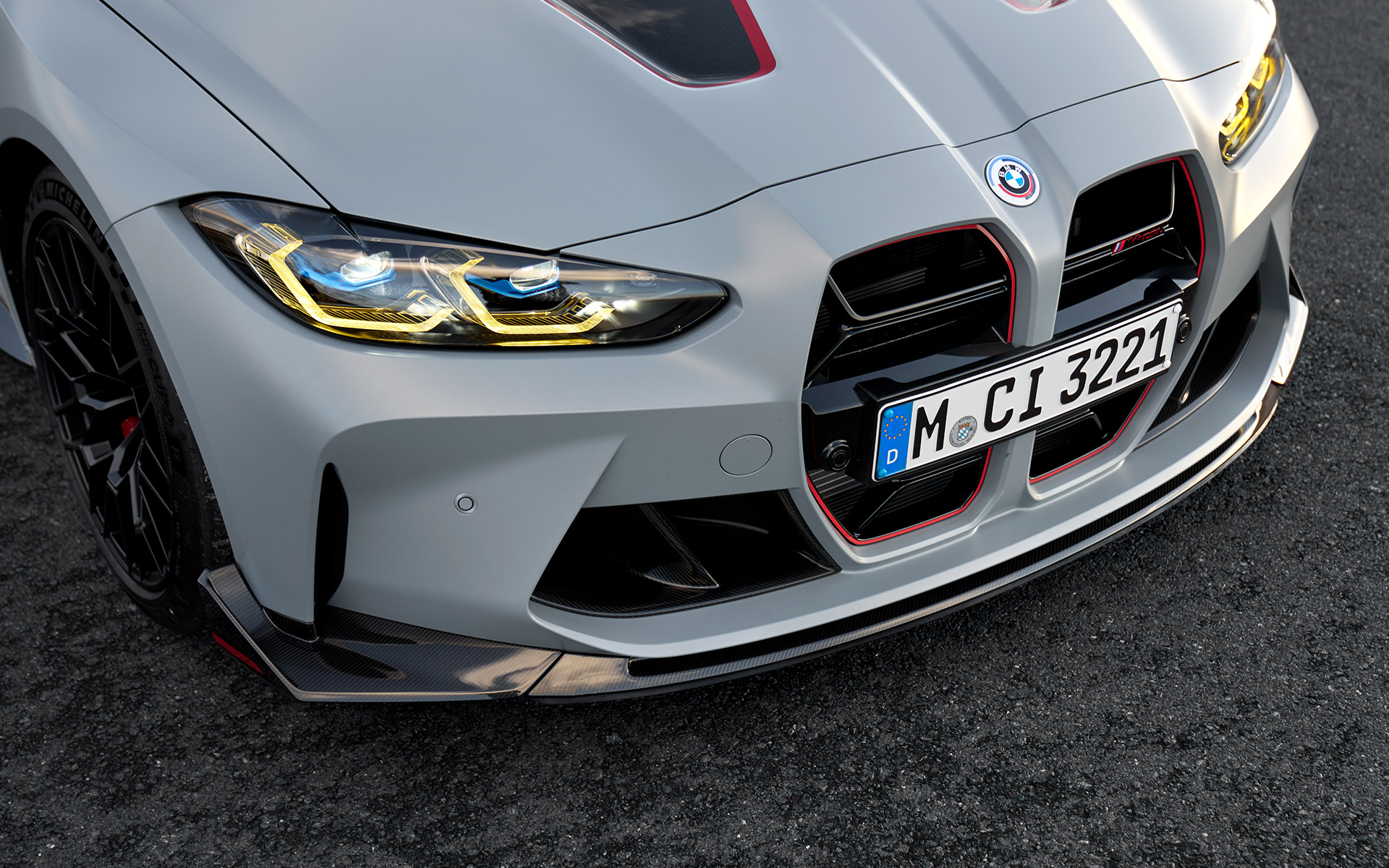M Carbon front splitter BMW M4 CSL G82 BMW M4 CSL G82 BMW Individual Frozen Brooklyn Grey metallic M Carbon front splitter close-up front view