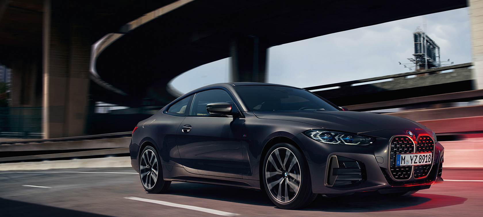 Three quarter front view BMW M440i xDrive Coupé G22 2020 BMW M440i xDrive Coupé G22 2020 Dravite Grey metallic three quarter front view