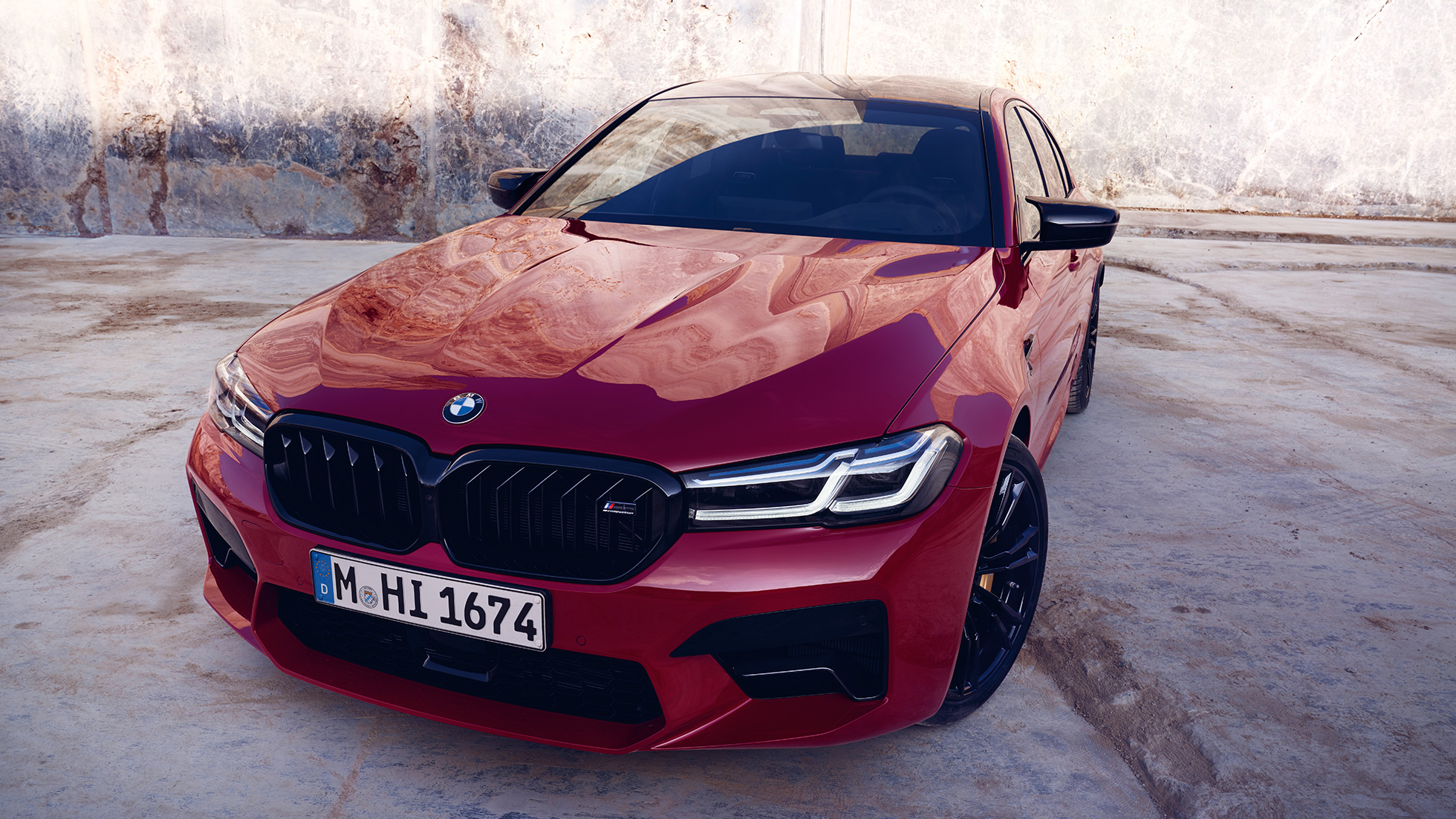 M Design BMW M5 Competition F90 LCI Facelift 2020 three-quarter front view M Design BMW M5 Competition F90 LCI Facelift 2020 BMW Individual Imola Red three-quarter front view