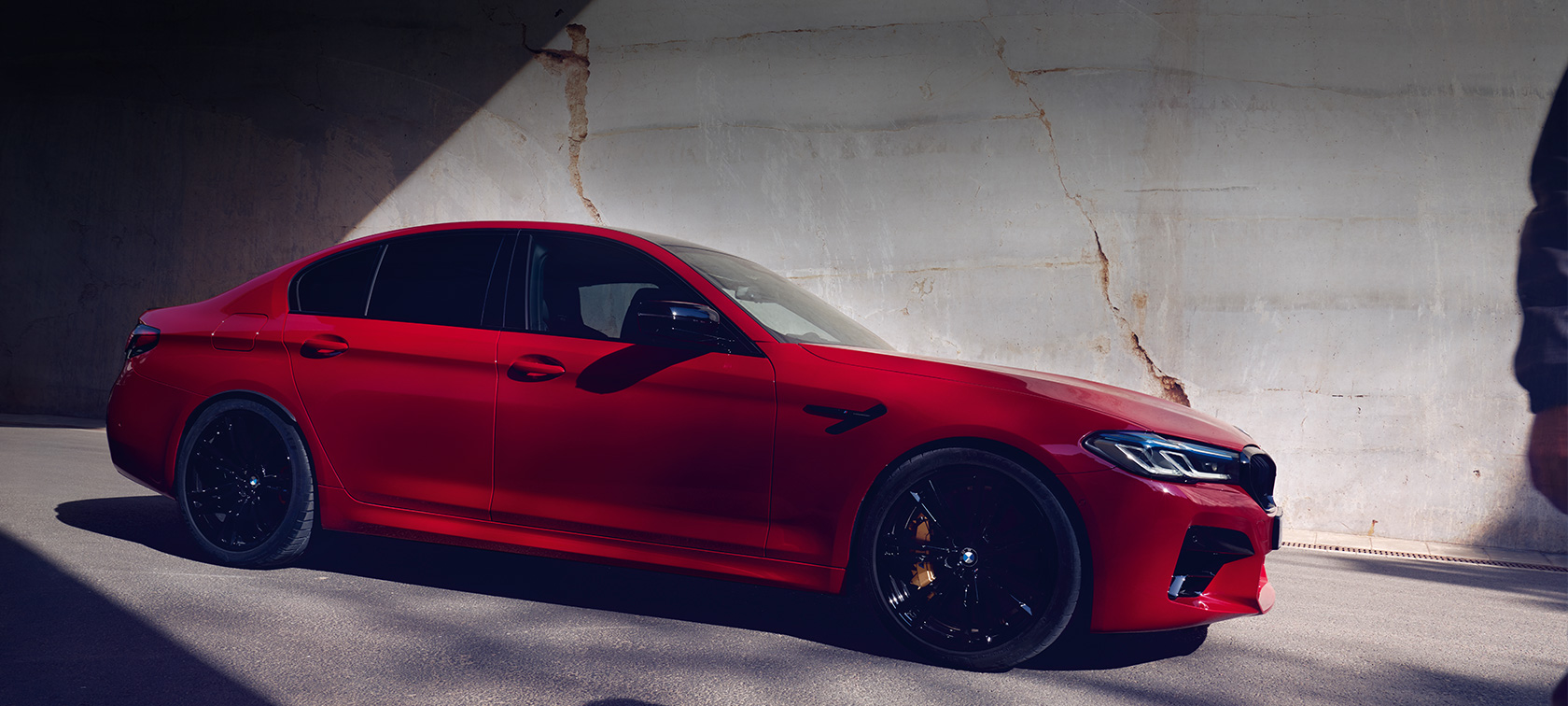 BMW M5 Competition F90 LCI Facelift 2020 BMW Individual Imola Red three-quarter front view
