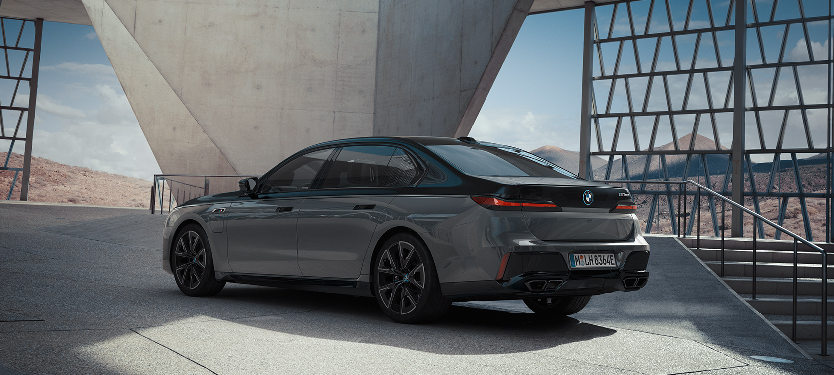 Product Highlights BMW M760e xDrive Saloon G70 BMW M760e xDrive Saloon G70 Product Highlights