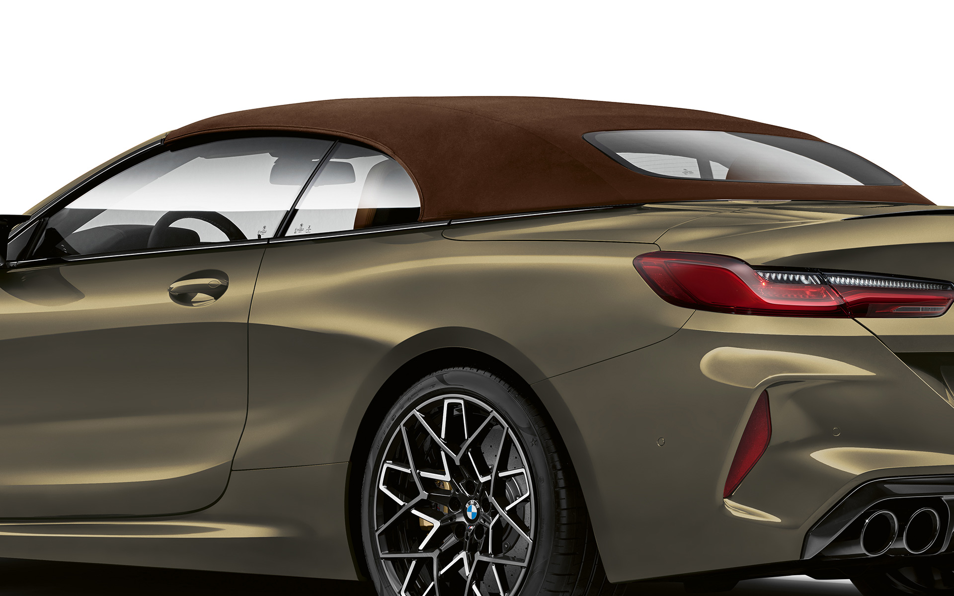 Three-quarter rear view BMW M8 Competition Convertible F91 LCI Facelift 2022 BMW M8 Competition Convertible F91 LCI Facelift 2022 BMW Individual Brass metallic three-quarter rear view