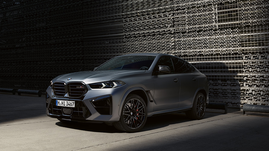 BMW X6 M F96 three-quarter side view standing BMW M Series BMW X6 M F96 three-quarter side view standing