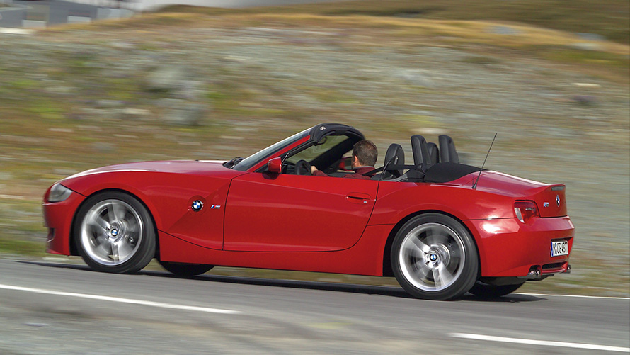 BMW Z4 Roadster (E85) 7/8 side view driving BMW Z4 Roadster (E85) 7/8 side view driving