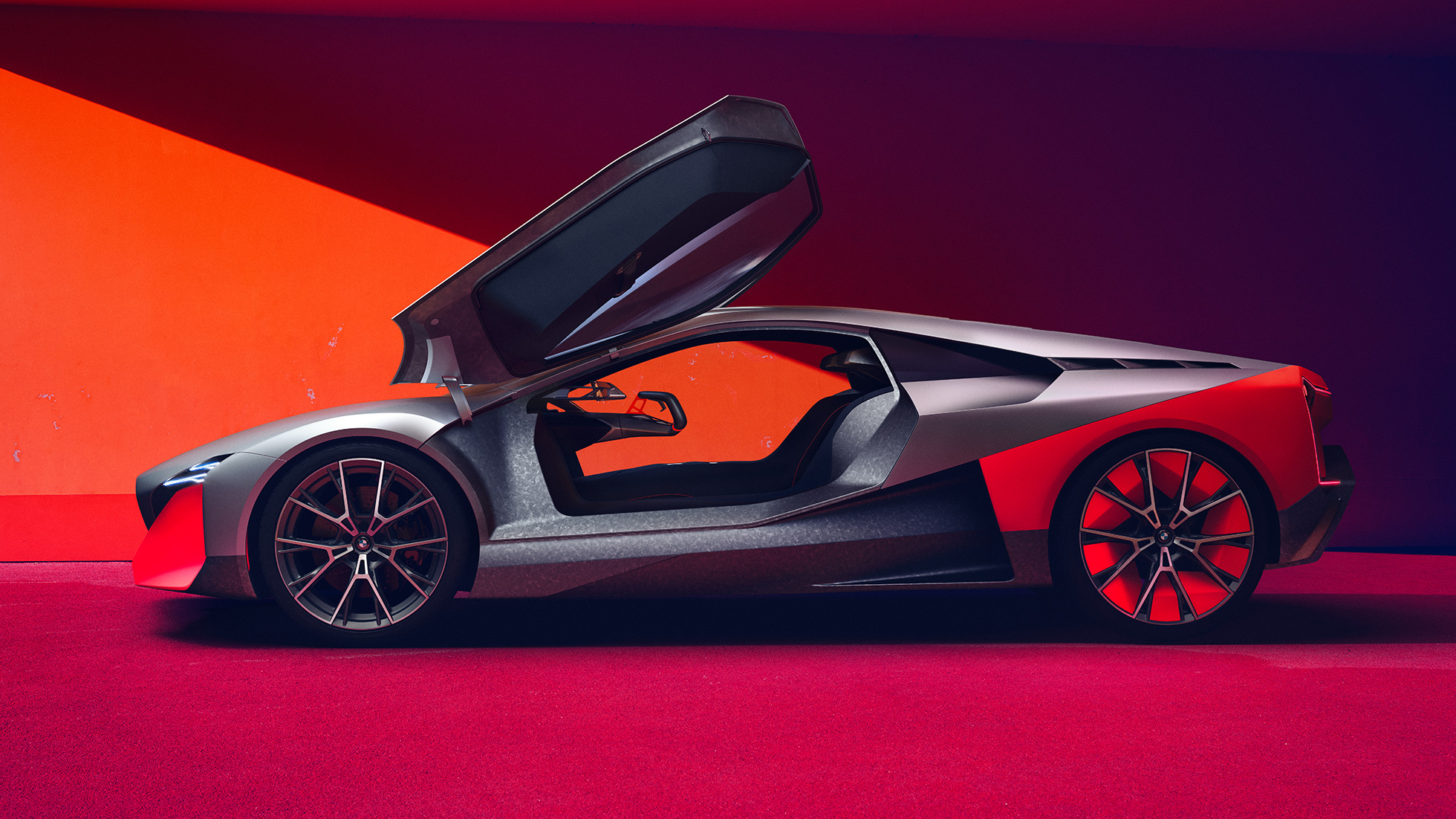 BMW Vision M NEXT, side view BMW Vision M NEXT, side view, standing, opened gull-wing doors