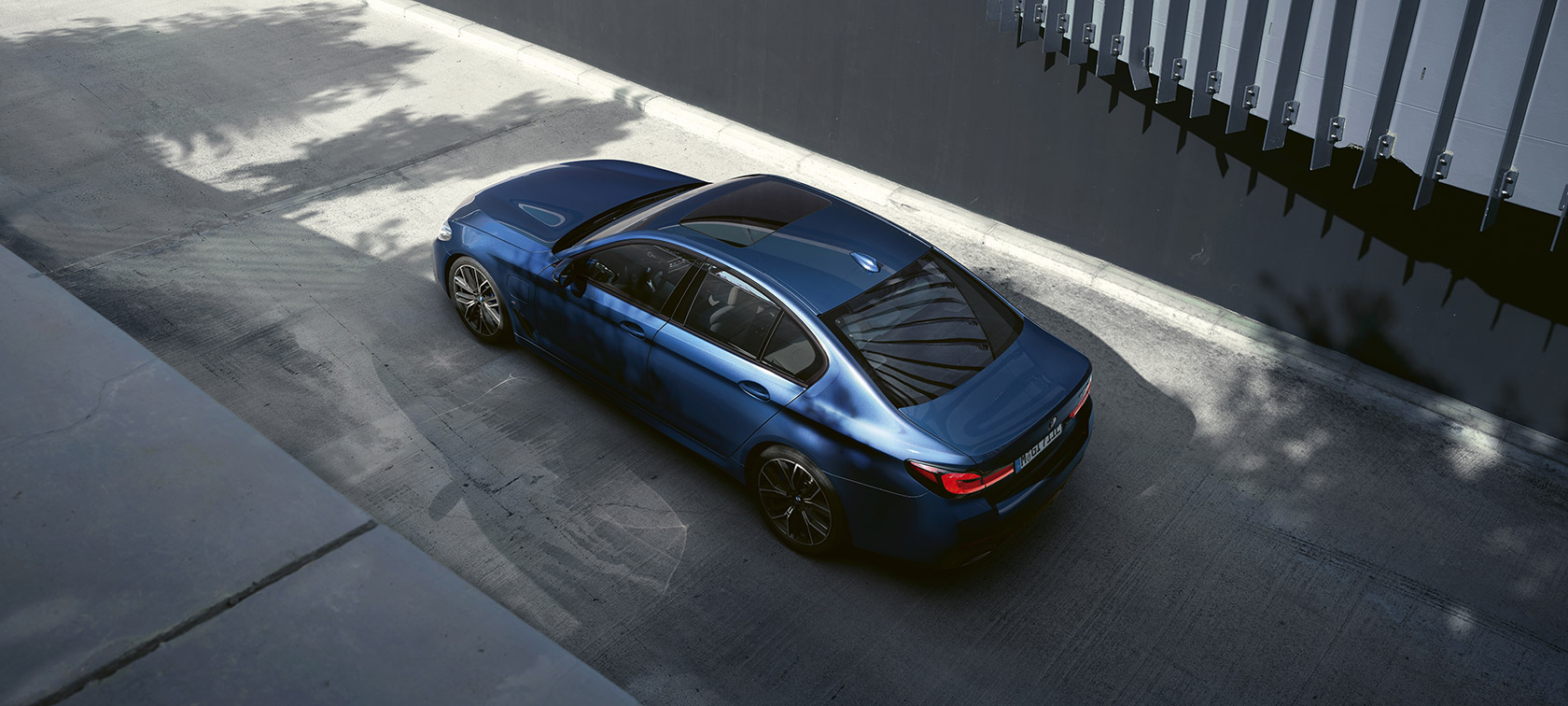 BMW 5 Series Saloon G30 PHEV BMW 5 Series Saloon G30 Facelift 2020 Phytonic Blue bird’s eye view PHEV