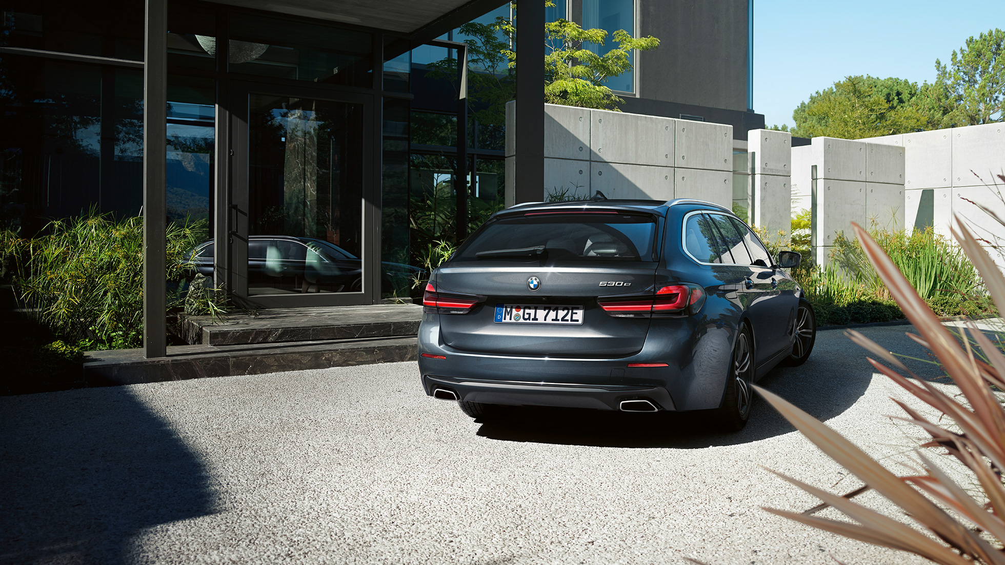 Rear apron and free-form exhaust pipes BMW 5 Series Touring G31 Rear apron and free-form exhaust pipes BMW 5 Series Touring G31