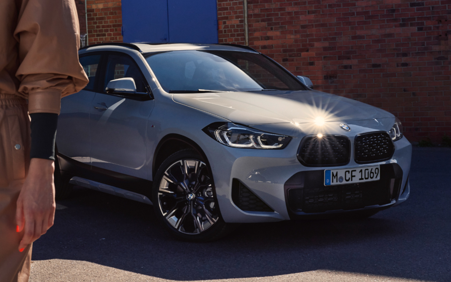 BMW X2 F39 Brooklyn Grey three quarter front view Double kidney